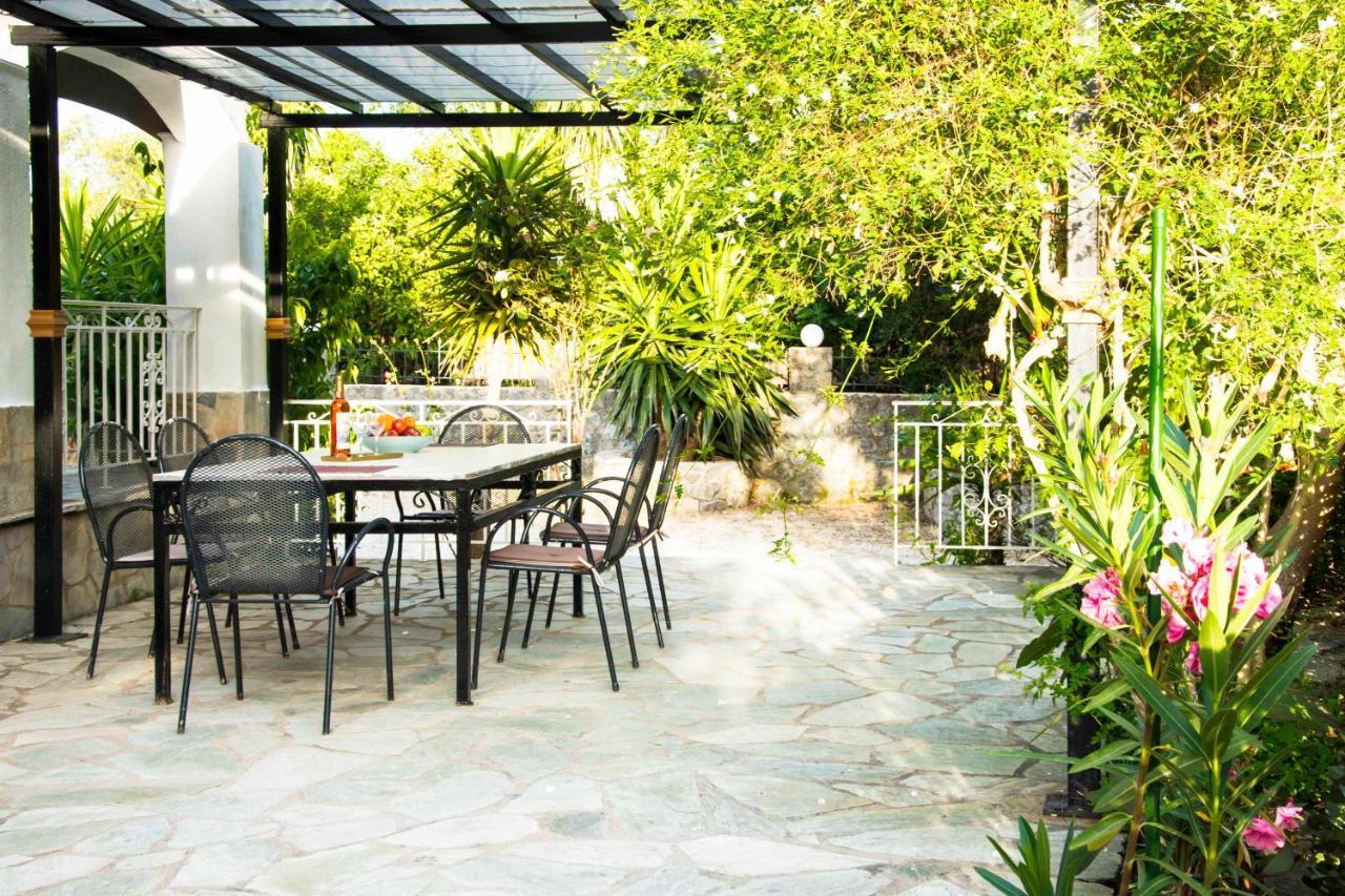Villa Eros Vatos ภายนอก รูปภาพ
